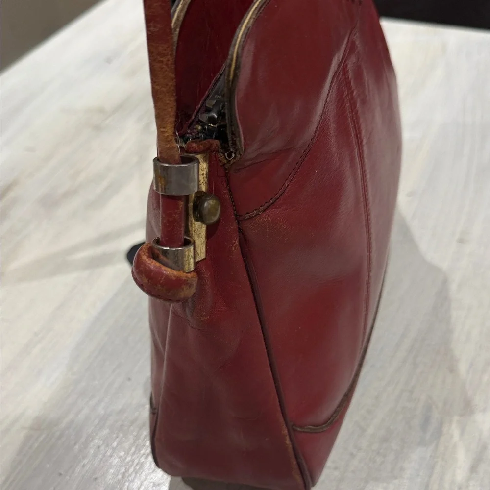 Etienne Aigner Vintage Red Leather Shoulder Bag with Brass Accent - Picture 6 of 14